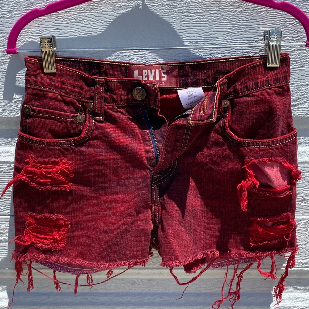 Distressed Levi’s shorts